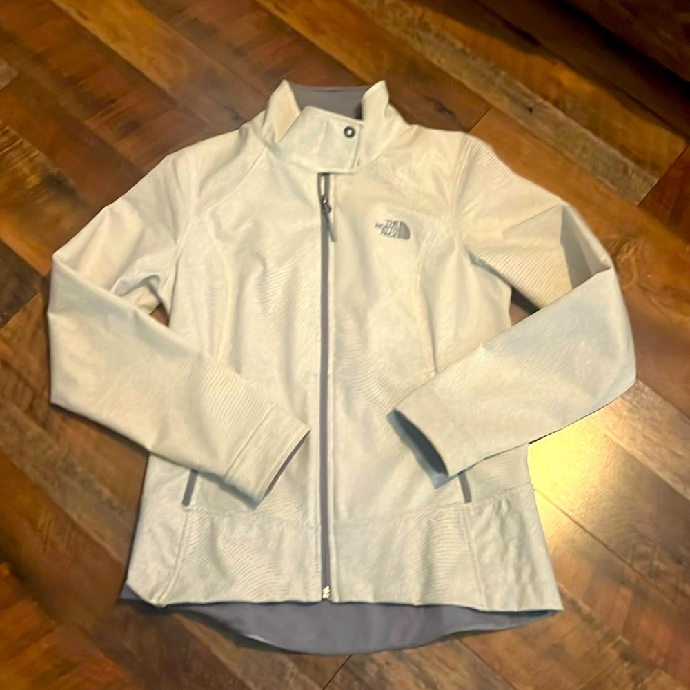 Women’s The North Face Jacket. Used Like New. Size Medium.